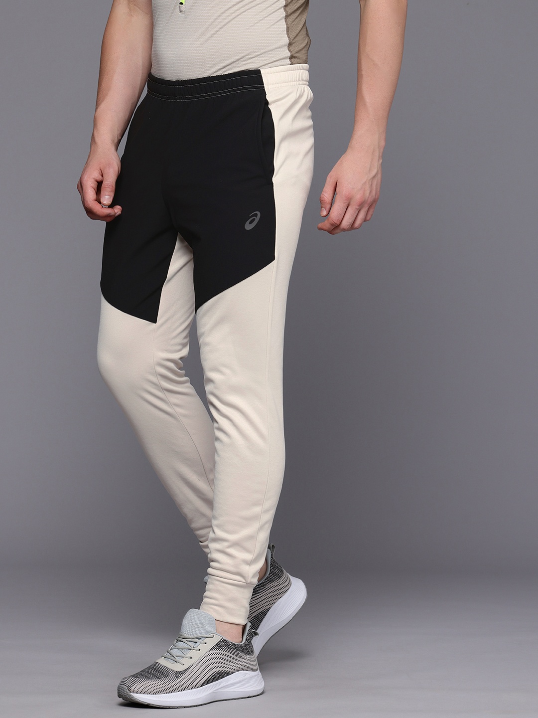 

ASICS Men Colourblocked Training Joggers, Beige