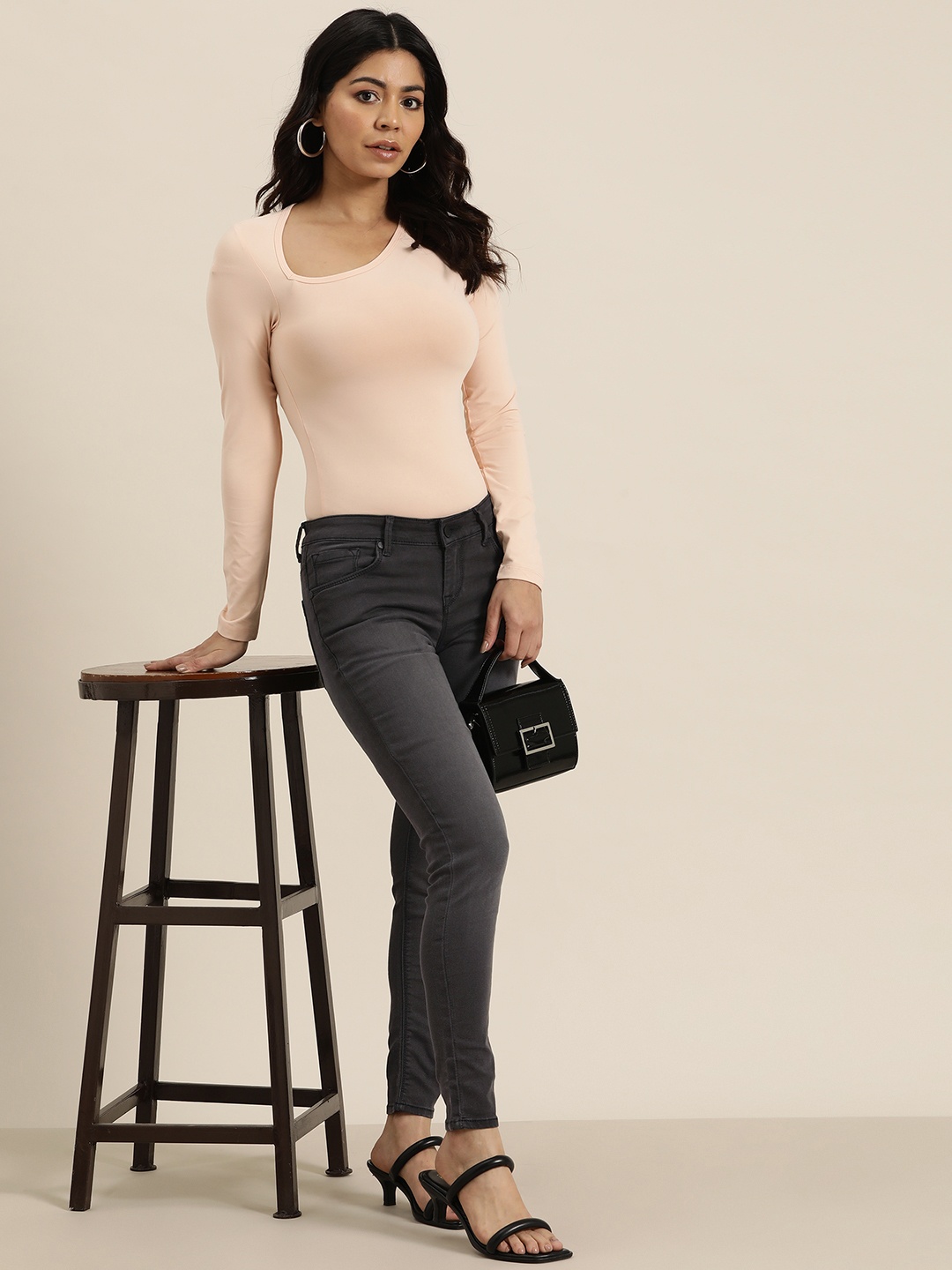 

HERE&NOW Women Skinny Fit Low-Rise Light Fade Stretchable Jeans, Black