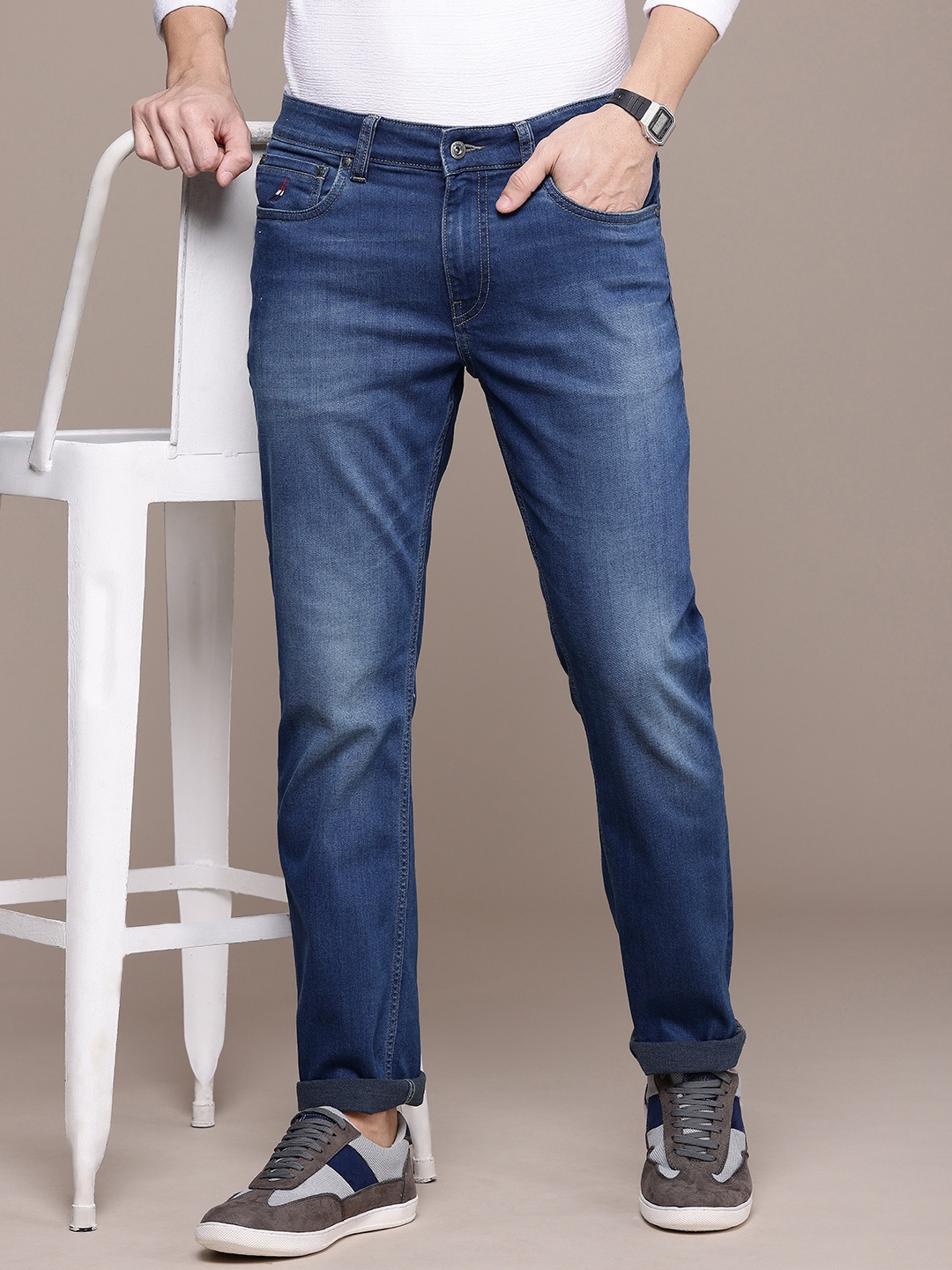 

Nautica Men Straight Fit Light Fade Stretchable Jeans, Blue