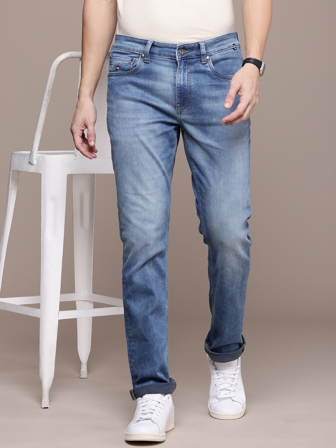 

Nautica Men Straight Fit Heavy Fade Stretchable Jeans, Blue