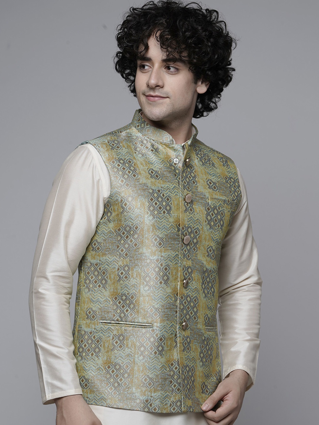 

MAAHI FABS Woven Design Regular Kurta with Churidar, Green