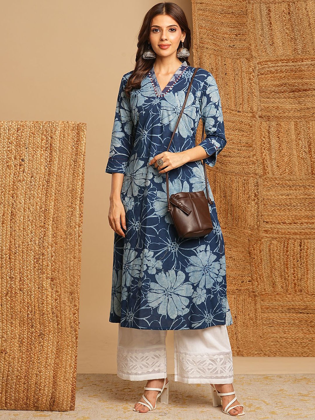 

KAMI KUBI Floal Printed Thread Work Cotton Anarkali Kurta, Blue