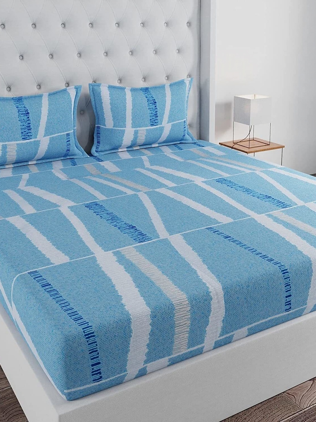 

Huesland Turquoise Blue Printed Cotton 144 TC King Bedsheet with 2 Pillow Covers