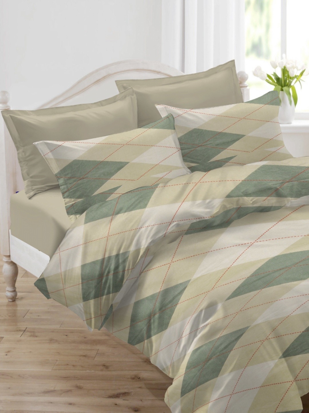 

Huesland Beige & Green Geometric 144 TC Cotton Double King Bedsheet with 2 Pillow Covers