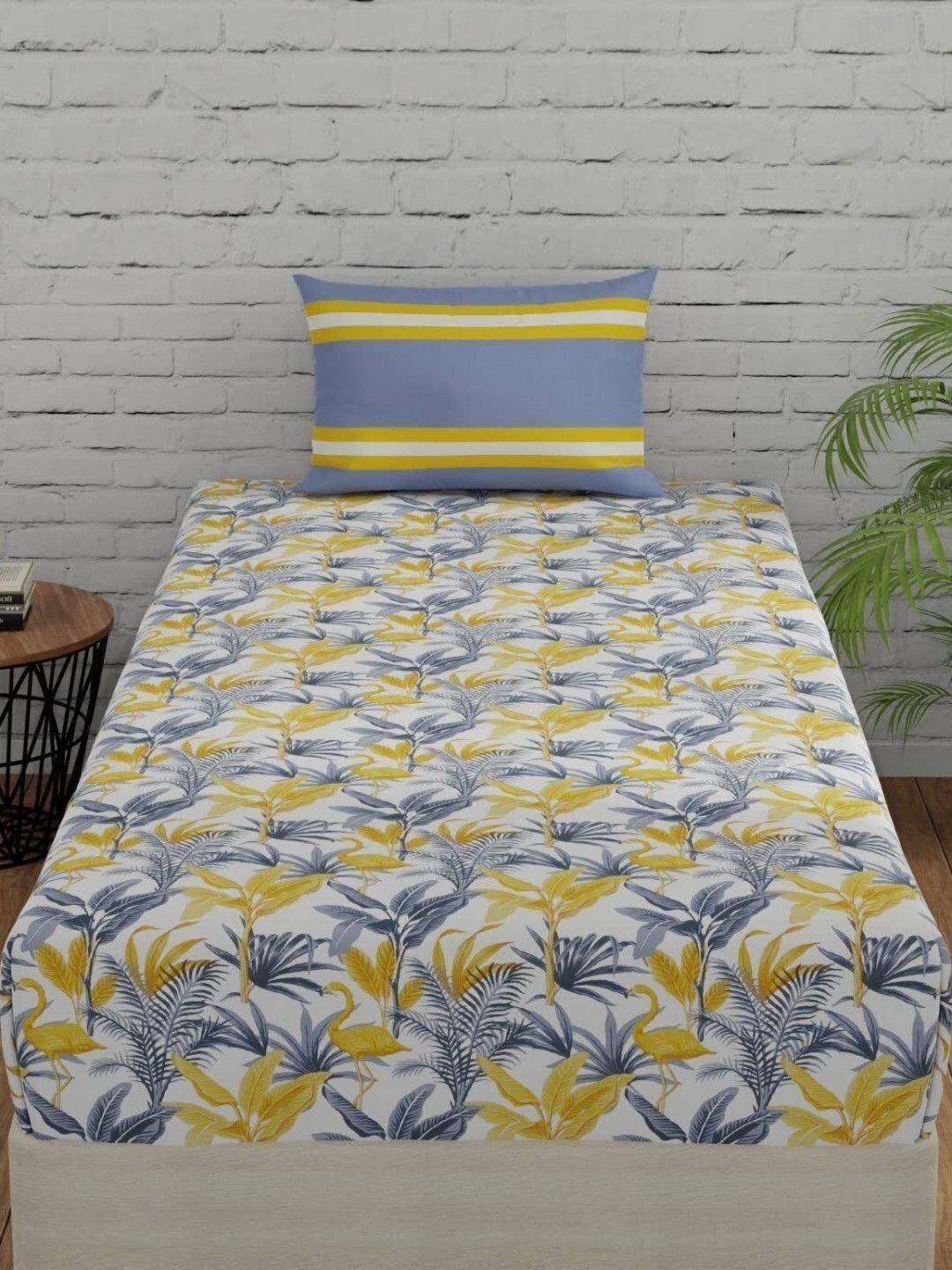 

Huesland White Floral Printed Cotton 144 TC Single Fitted Bedsheet With 1 Pillow Cover