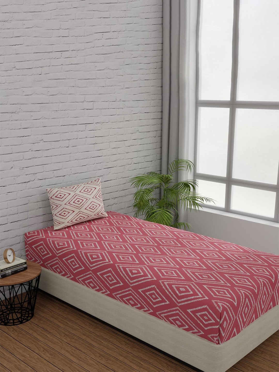 

Huesland Peach Geometric Fitted Cotton 144 TC Single Bedsheet With 1 Pillow Covers