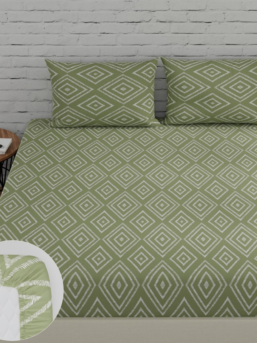 

Huesland Sea Green Geometric Fitted Cotton 144 TC Double Queen Bedsheet Set
