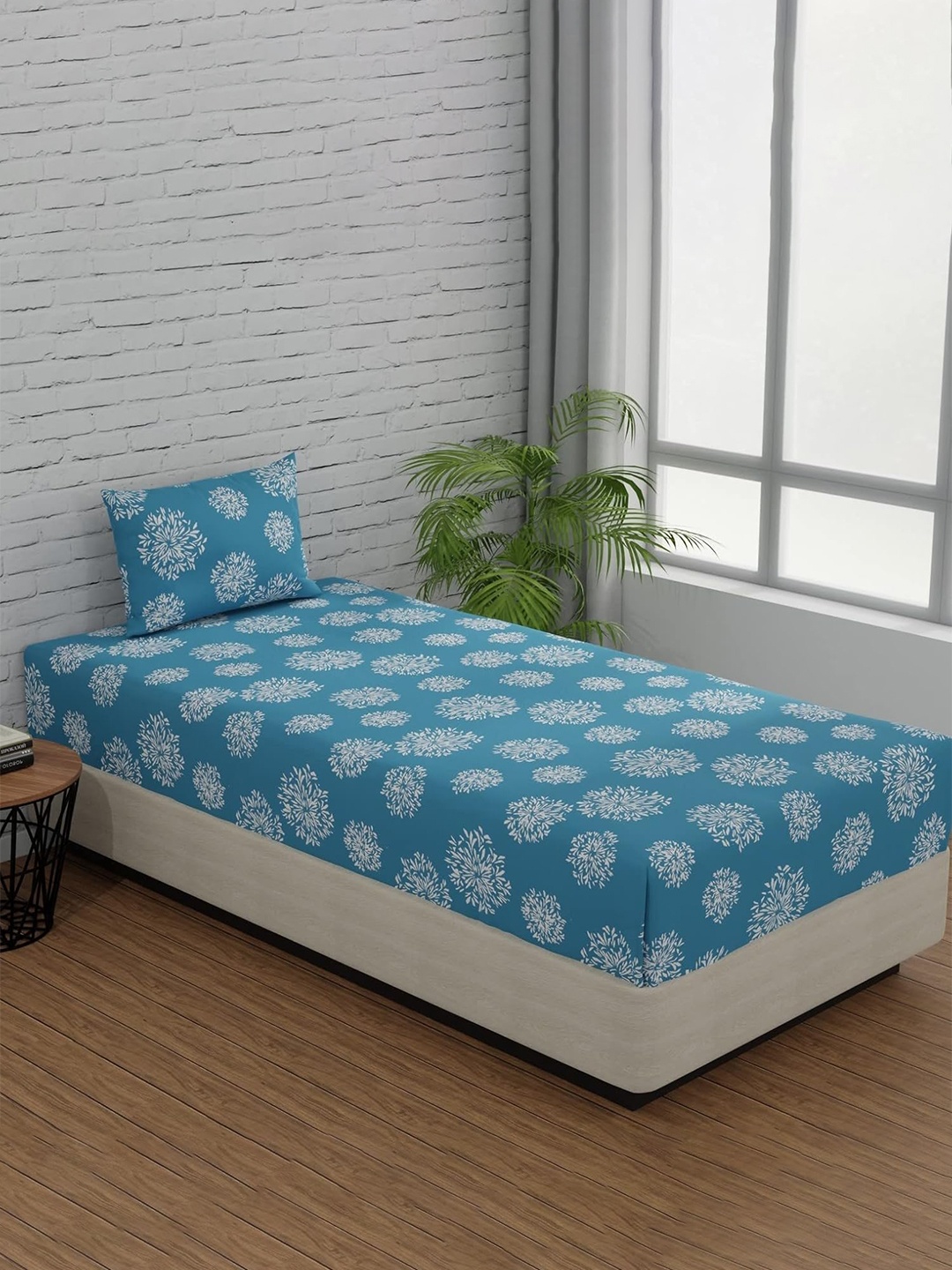 

Huesland Blue & White Floral Fitted Cotton 144 TC Single Bedsheet & 1 Pillow Cover