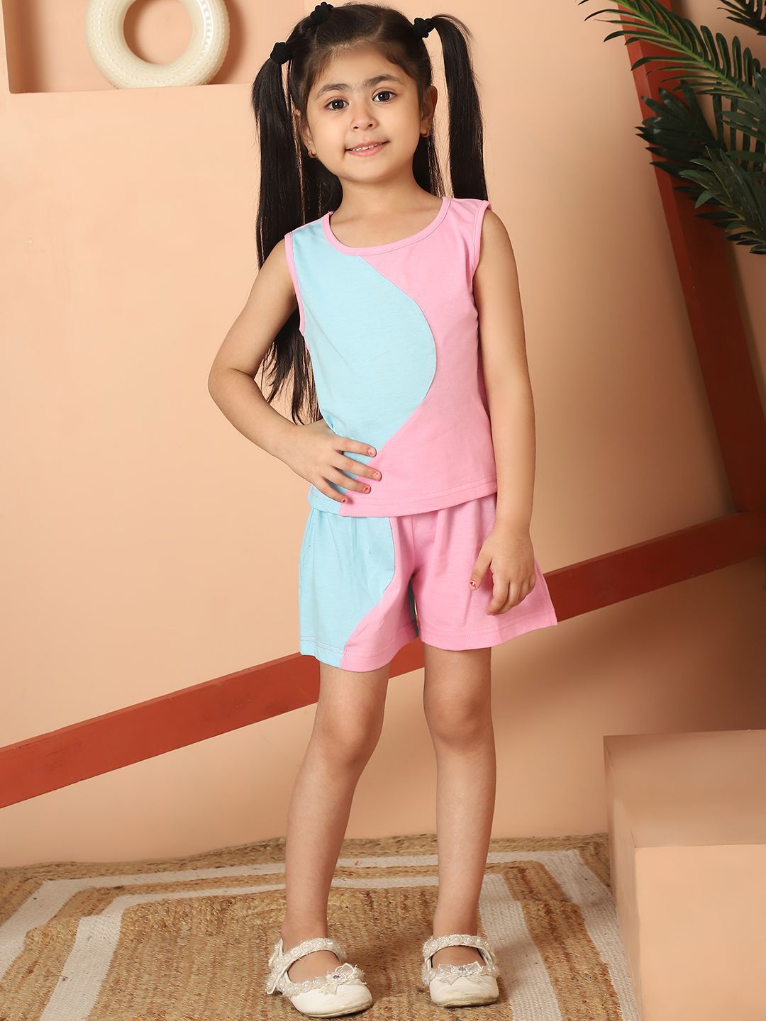 

MINI & MING Girls Colourblocked Pure Cotton Top with Shorts, Sea green