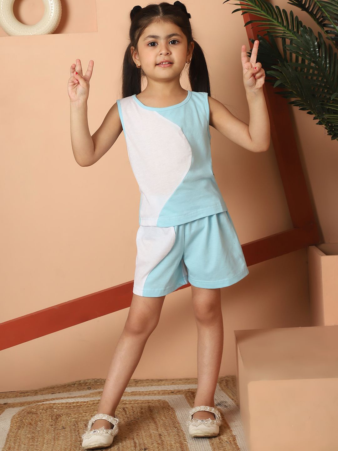 

MINI & MING Girls Colourblocked Pure Cotton T-shirt with Shorts, White