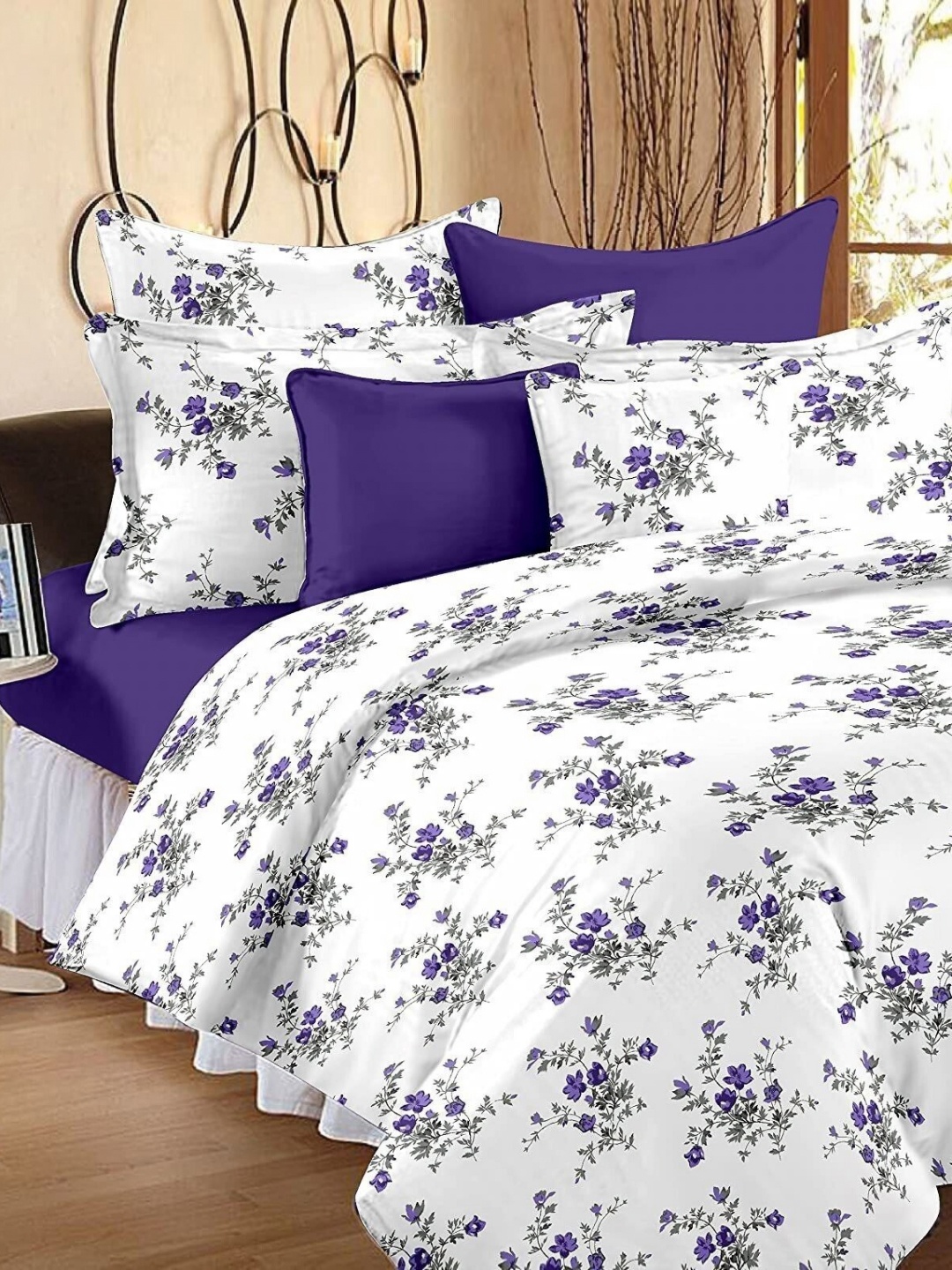 

Huesland White & Blue Floral 144 TC King Bedsheet with 2 Pillow Covers