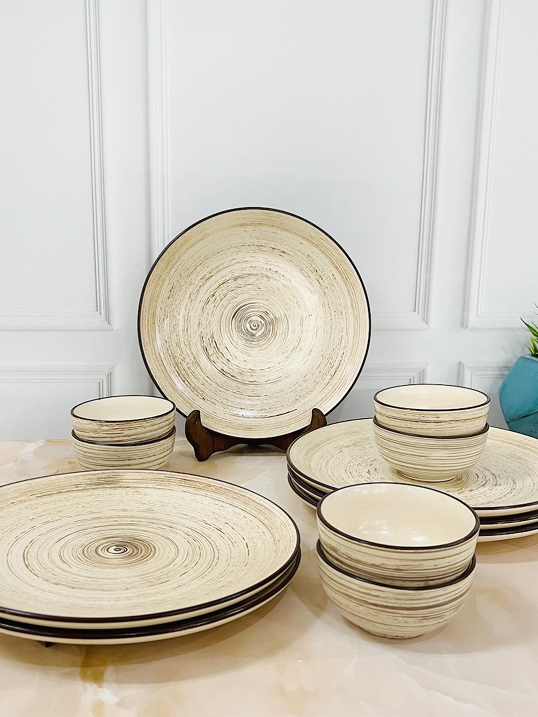 

The Artisan Emporium Beige 12 Pieces Ceramic Dinner Set