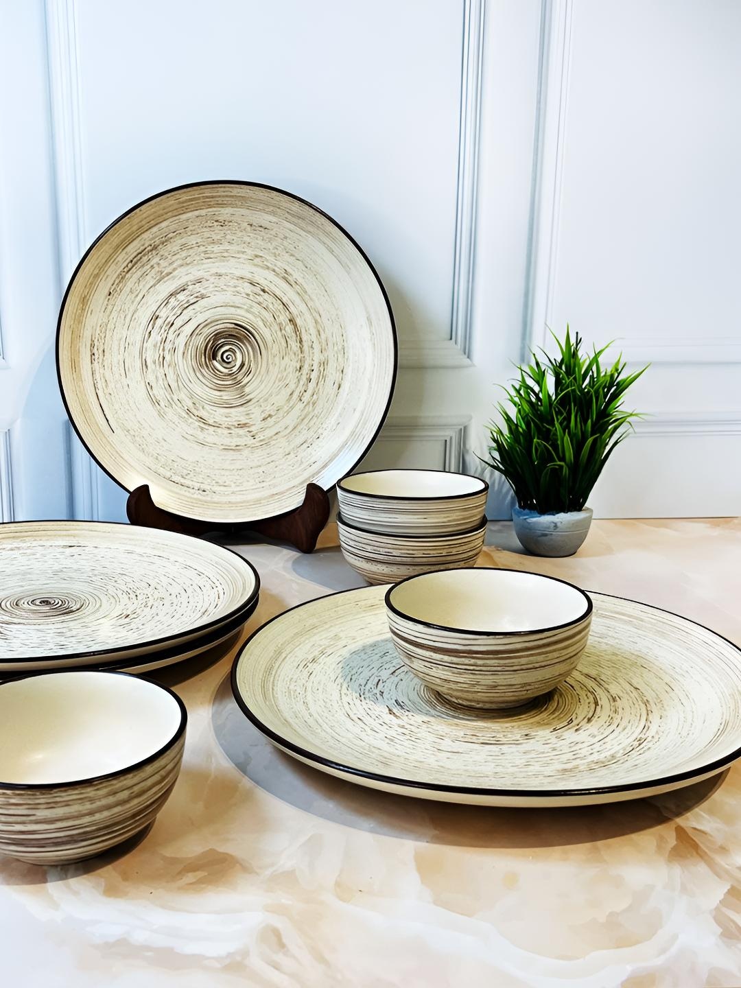 

The Artisan Emporium Beige 8 Pieces Ceramic Dinner Set