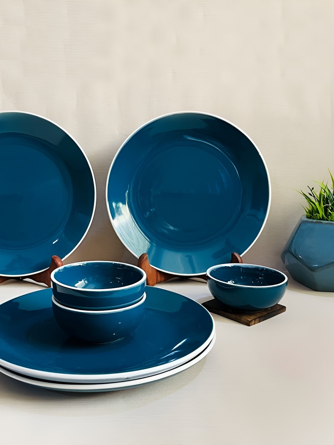 

The Artisan Emporium Blue & White 8 Pieces Ceramic Dinner Set