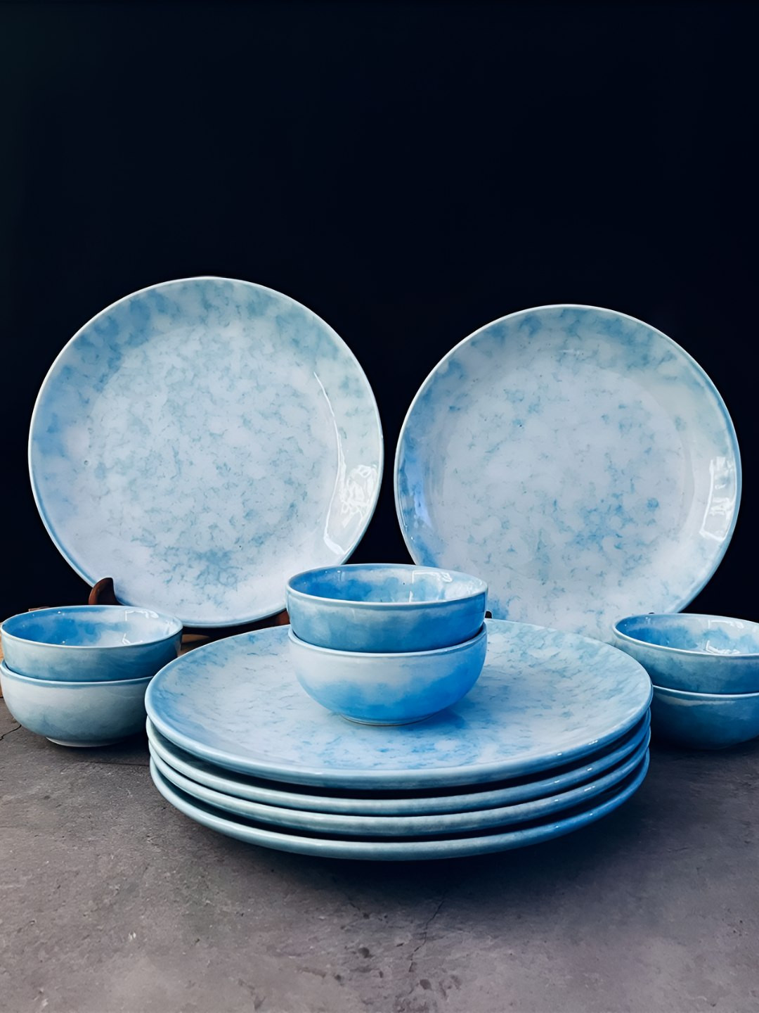 

The Artisan Emporium Blue & White 12 Pieces Printed Ceramic Dinner Set