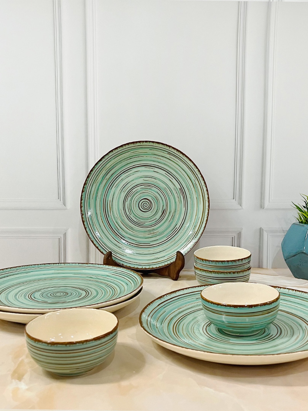 

The Artisan Emporium Beige & Green 8 Pieces Printed Ceramic Dinner Set