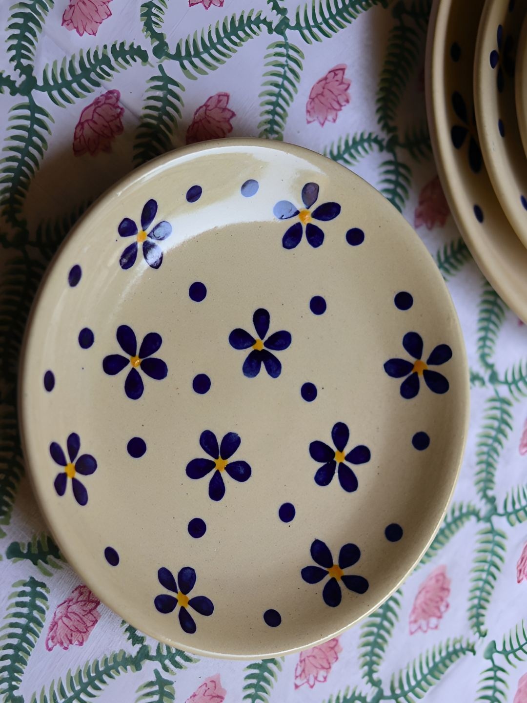 

WEAVING HOMES A Floral Summer Beige & Blue Floral Printed Dessert Plate