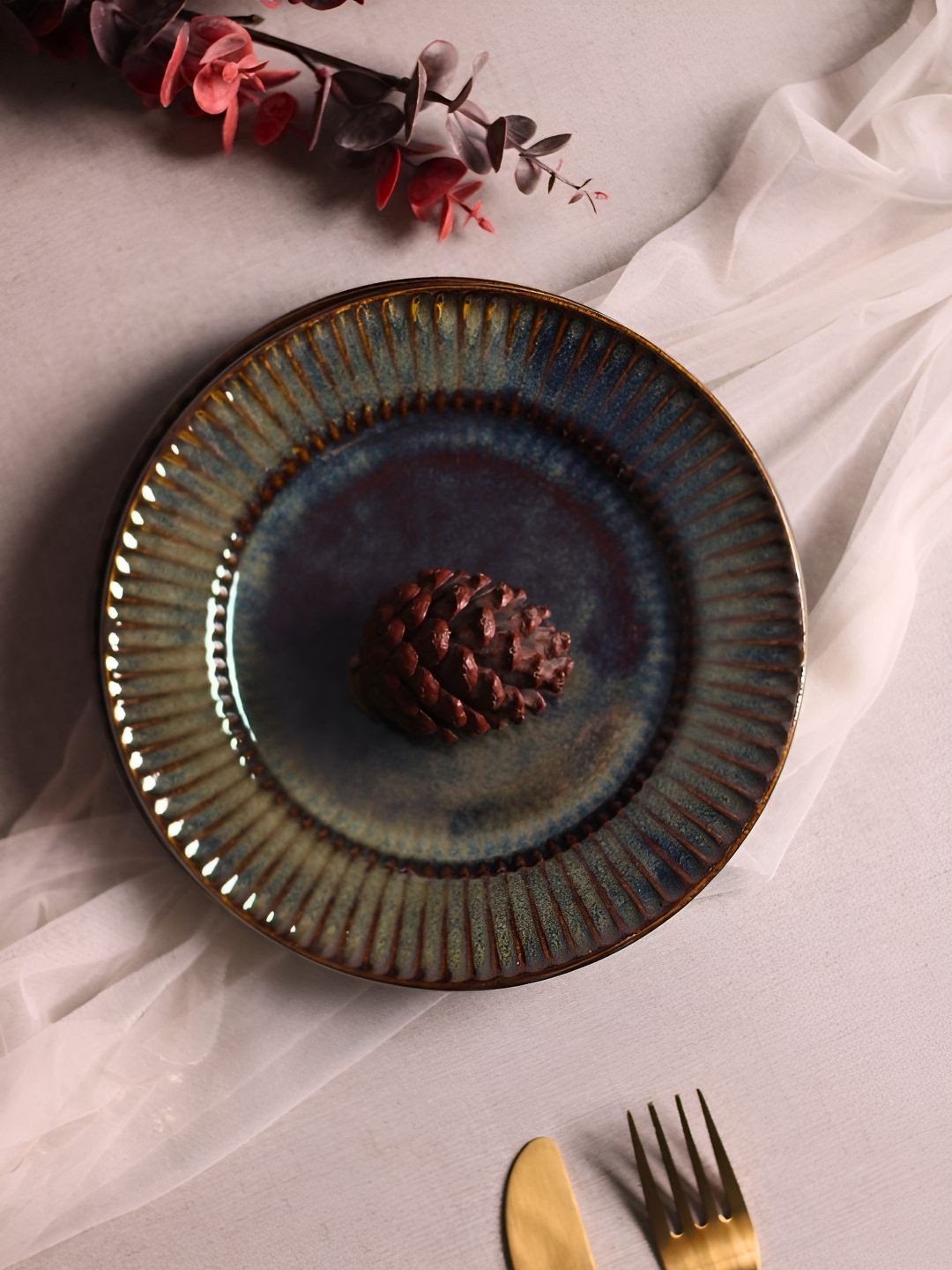 

WEAVING HOMES Olive-Green Textured Dinner Plate