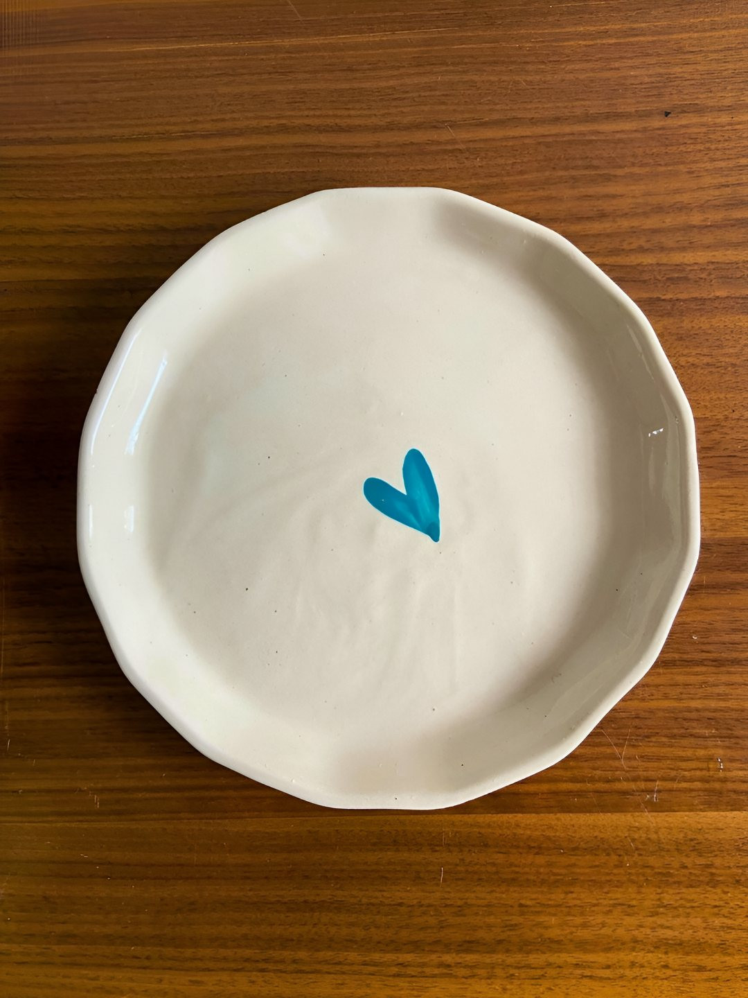 

WEAVING HOMES White & Blue Heart Printed Ceramic Plate