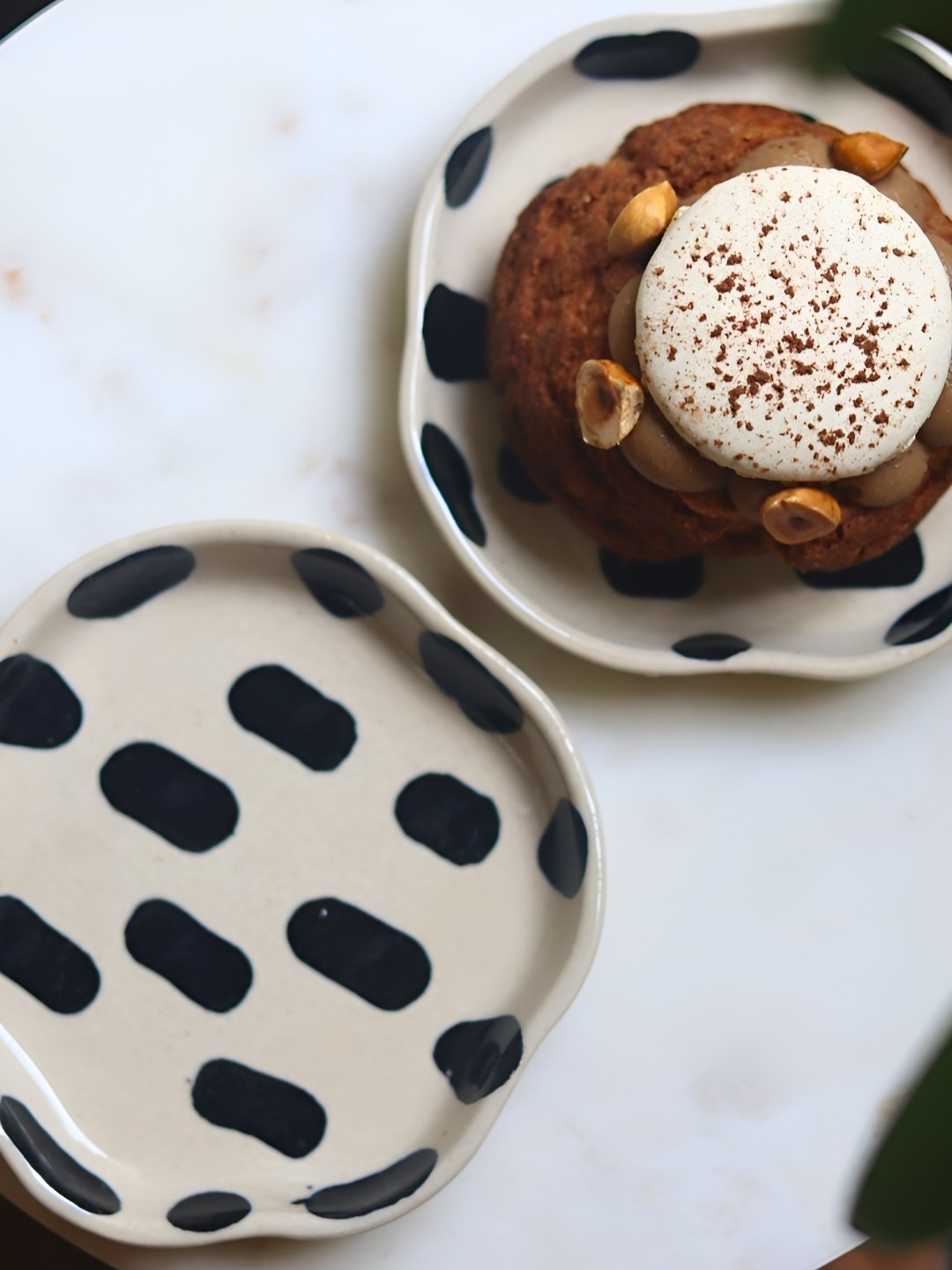 

WEAVING HOMES White & Black 2 Pieces Printed Ceramic Microwave Safe Dessert Plates