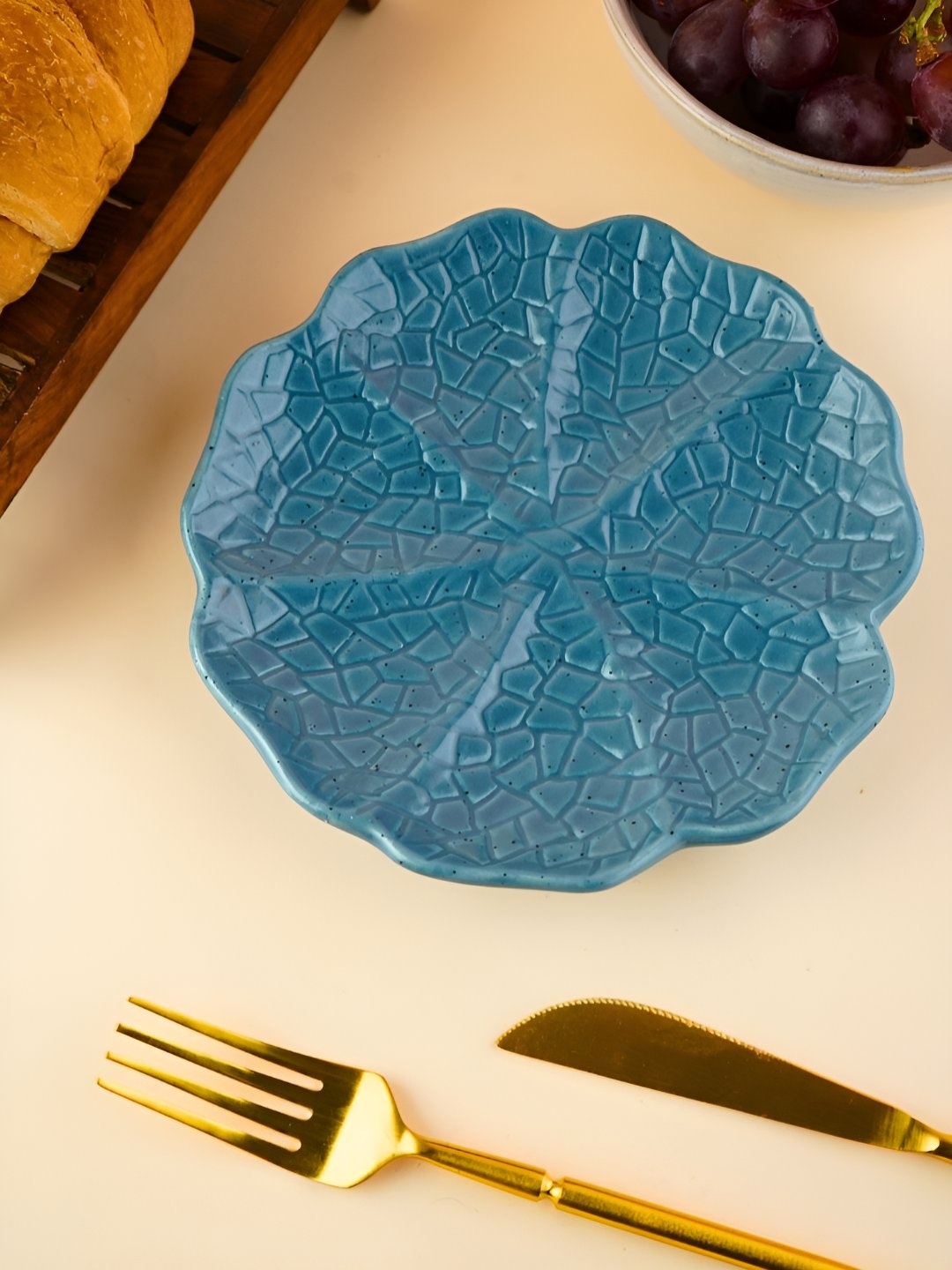 

WEAVING HOMES Blue Textured Microwave Safe Ceramic Plate