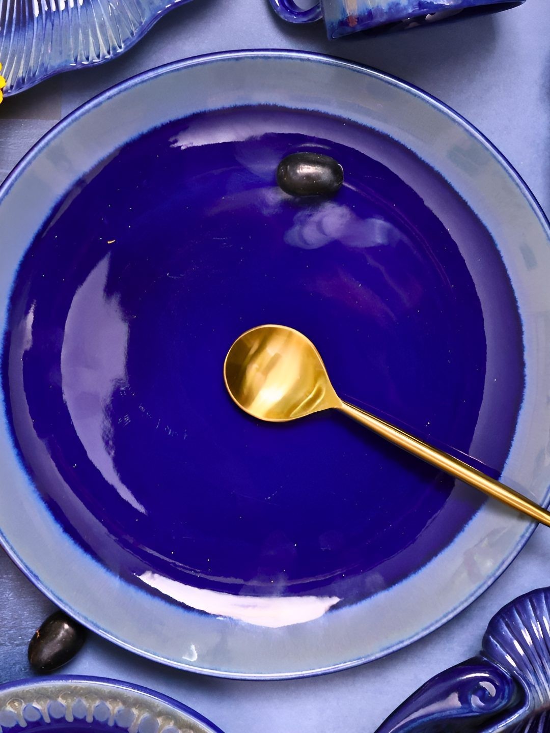 

WEAVING HOMES Royal Blue Microwave Safe Ceramic Plate