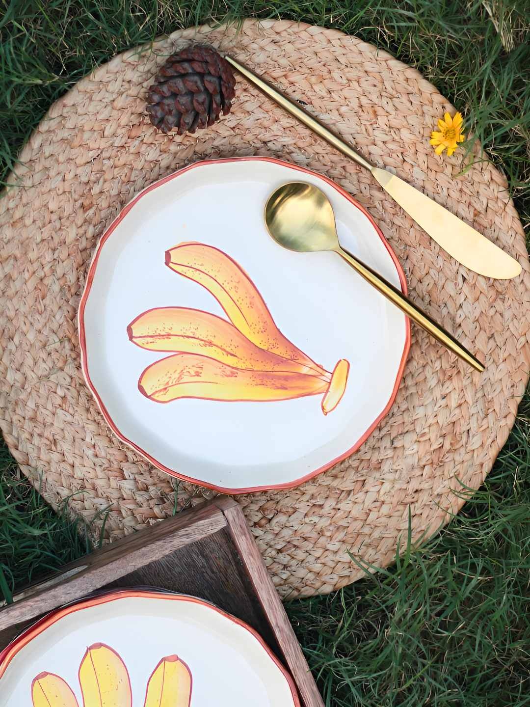 

WEAVING HOMES White & Yellow Printed Microwave Safe Ceramic Plate