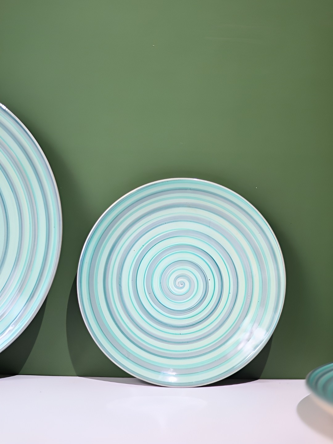 

WEAVING HOMES Green Printed Microwave Safe Glossy Ceramic Dinner Plate