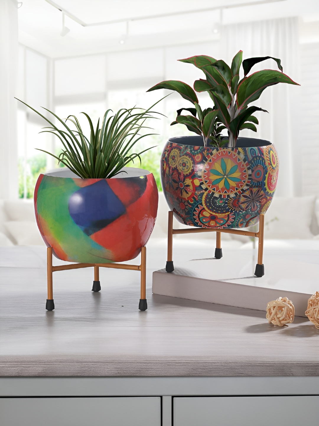 

Homspurts Blue & Red 2 Pieces Printed Metal Planters With Stand