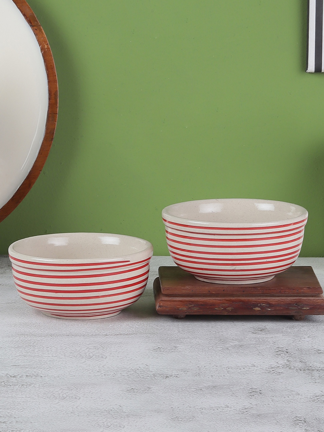 

Aura White & Red 2 Pieces Printed Dishwasher And Microwave Safe Serving Bowls