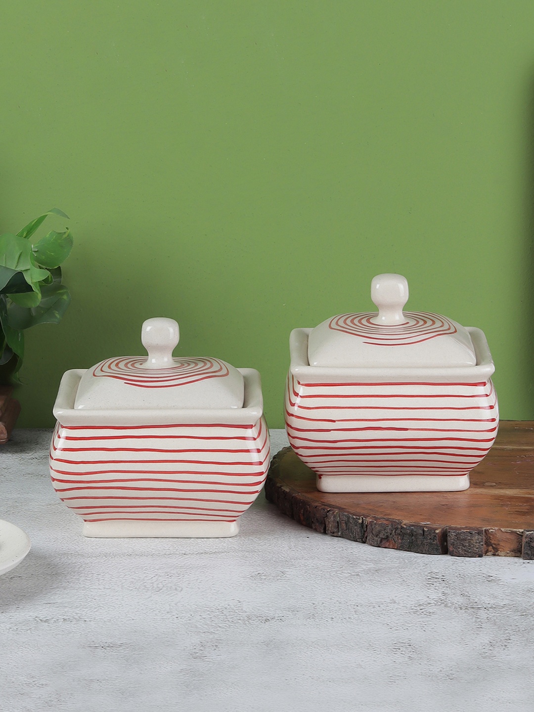 

Aura White & Red 3 Pieces Printed Bowl With Wooden Lid