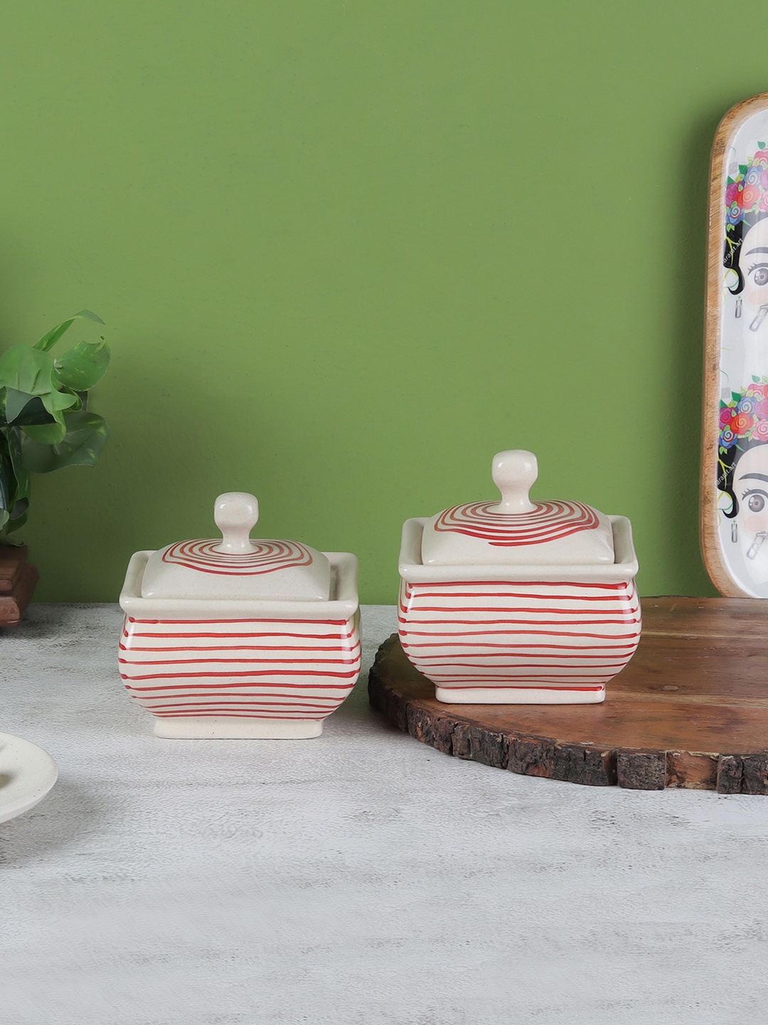 

Aura Red & White 2 Pieces Spiral Ceramic Square Bowls With Lids