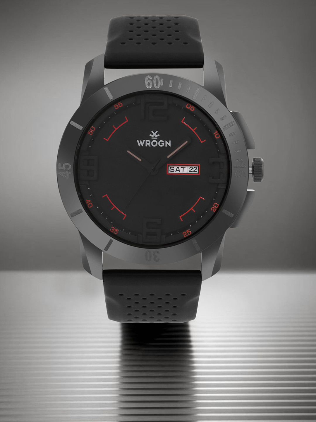 

WROGN Men Brass Dial & Straps Analogue Multi Function Watch WRGN136A, Black