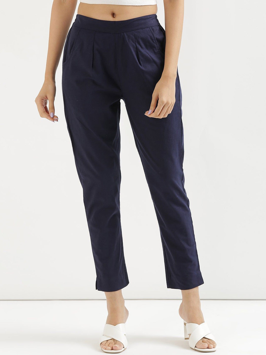 

KALINI Women Regular Fit Peg Trousers, Navy blue