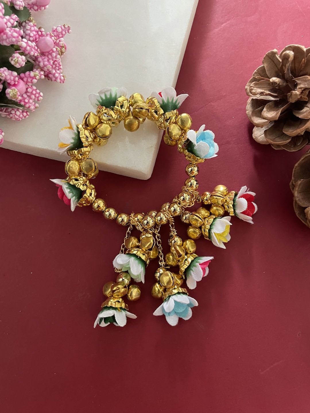 

Digital Dress Room Kadas Lumba Rakhi, Gold