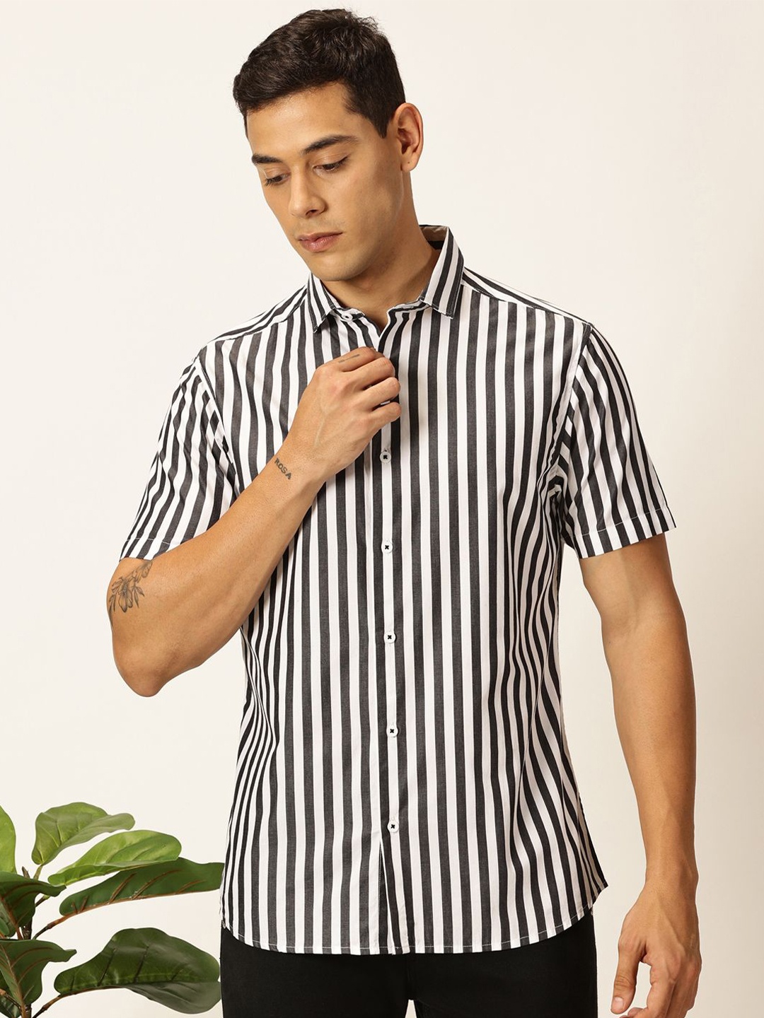 

Mast & Harbour Men Premium Opaque Striped Casual Shirt, Black