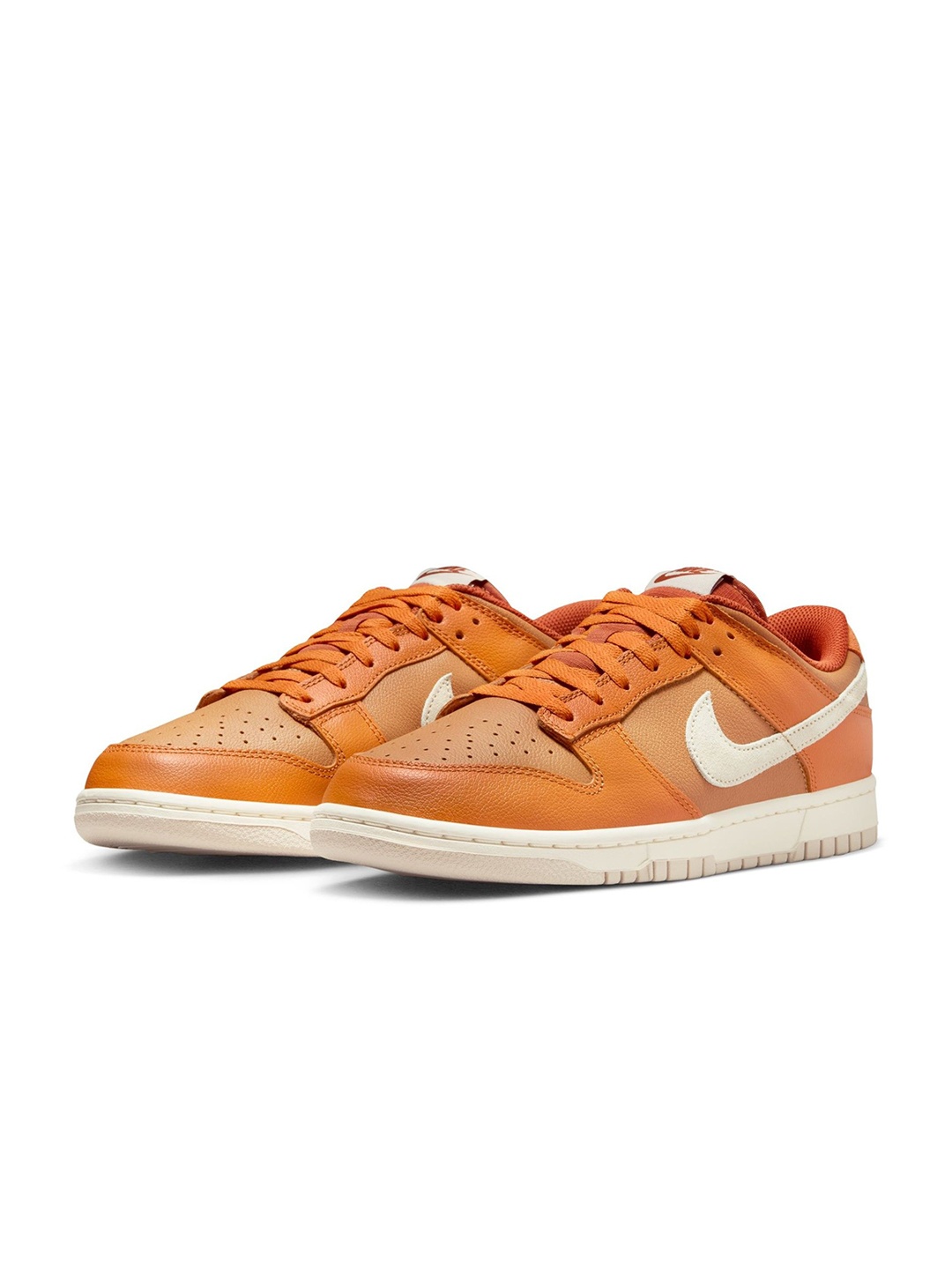 

Nike Men Dunk Low Retro SE Round Toe Lace-Ups Sneakers, Orange