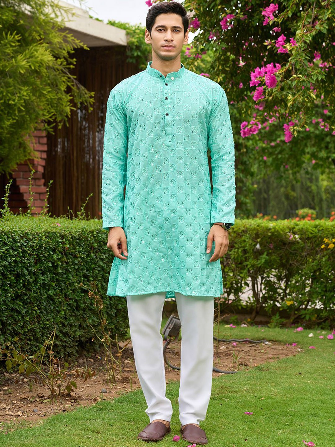 

Fashion FRICKS Floral Embroidered Sequinned Mandarin Collar Straight Kurta, Sea green
