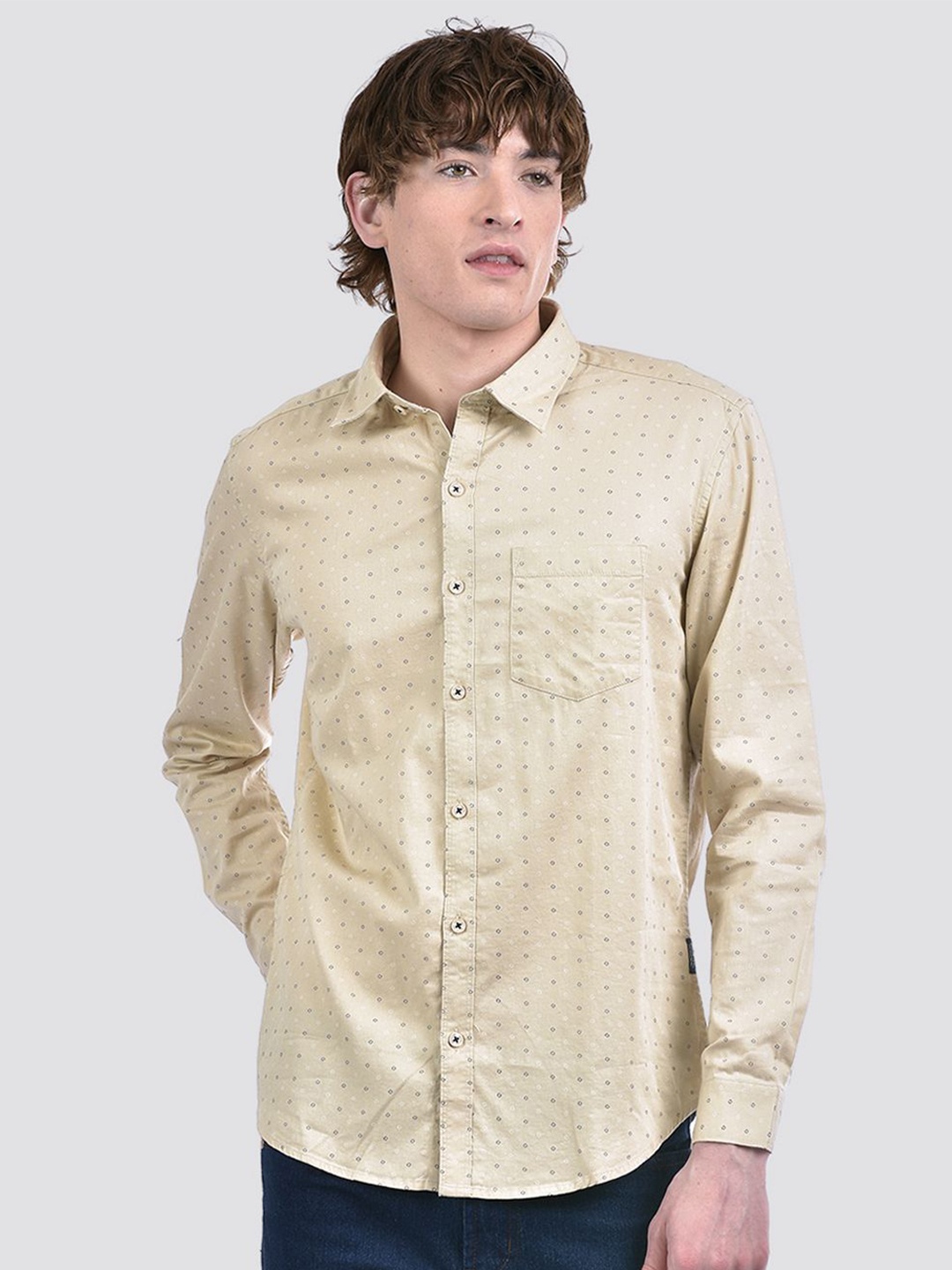

Numero Uno Men Printed Slim Fit Casual Shirt, Beige