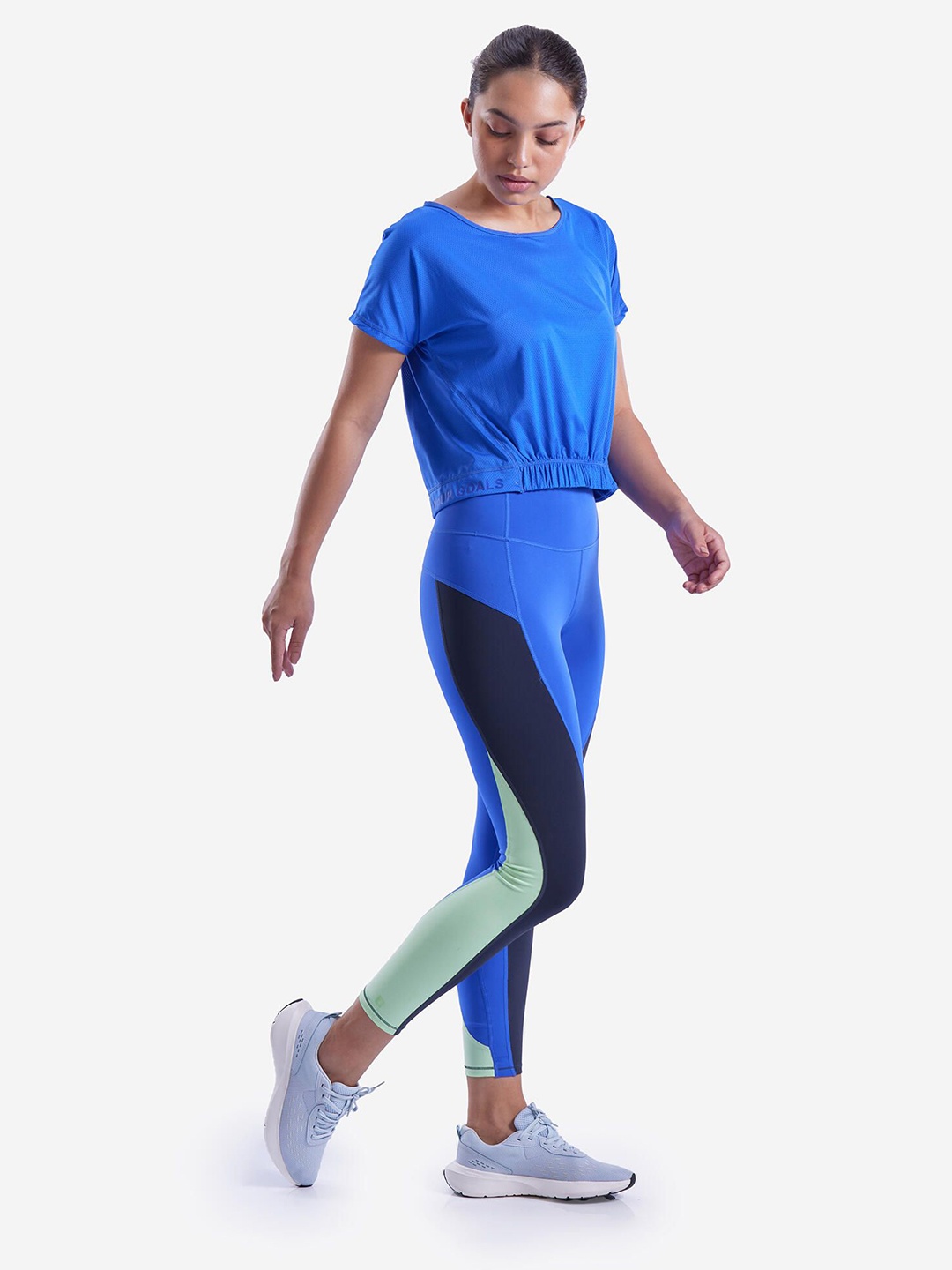 

Domyos By Decathlon Women Solid Round Neck T-shirt, Blue