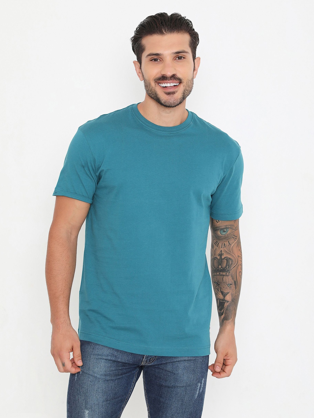

Rivolta Men Solid Round Neck T-shirt, Teal