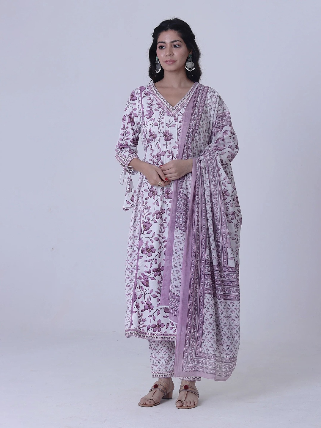 

TJORI Floral Printed Cotton Dupatta, White