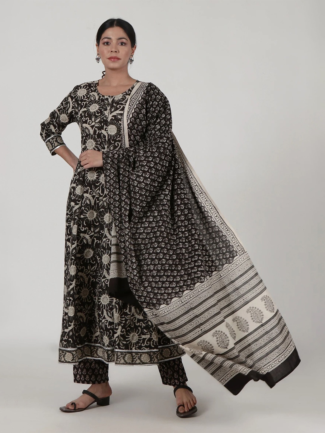 

TJORI Ethnic Motifs Printed Cotton Dupatta, Black