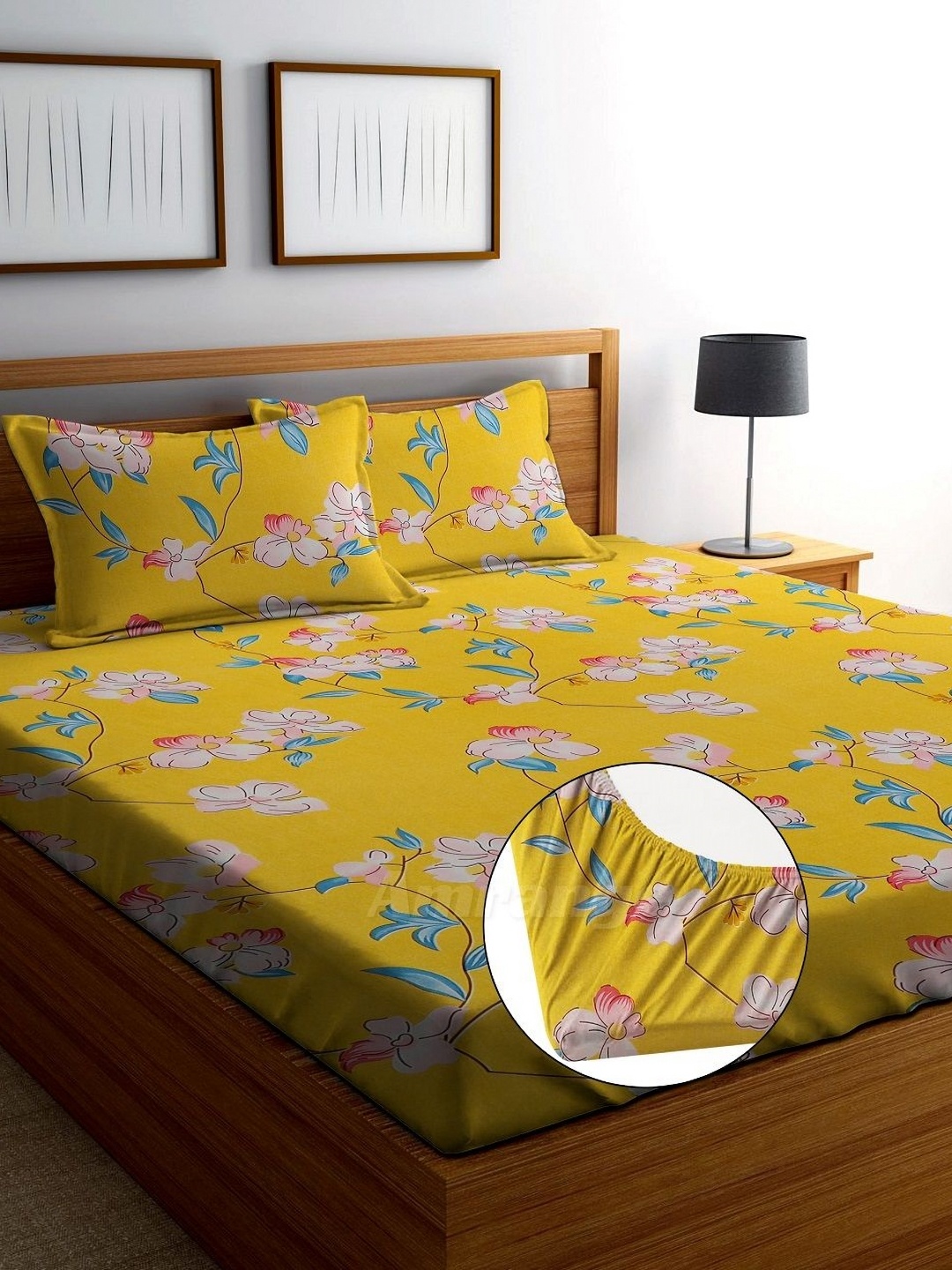 

AMRANGE Yellow & White Printed 250 TC Microfiber Fitted King Bedsheet with 2 Pillow Covers