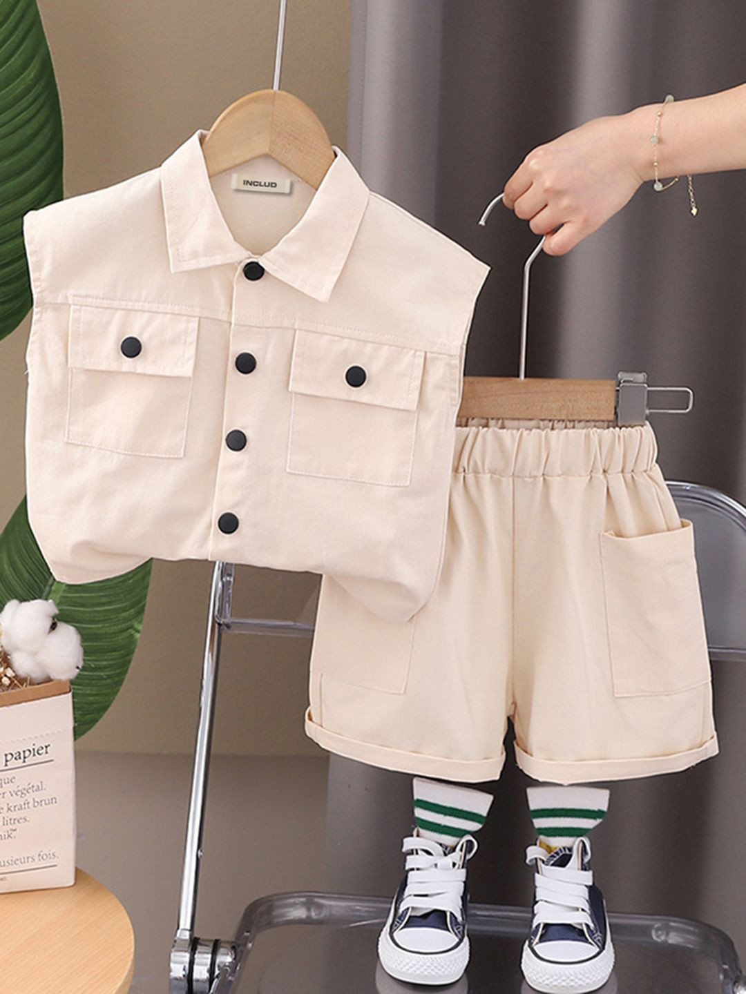 

INCLUD Boys Sleeveless Shirt with Shorts, Beige