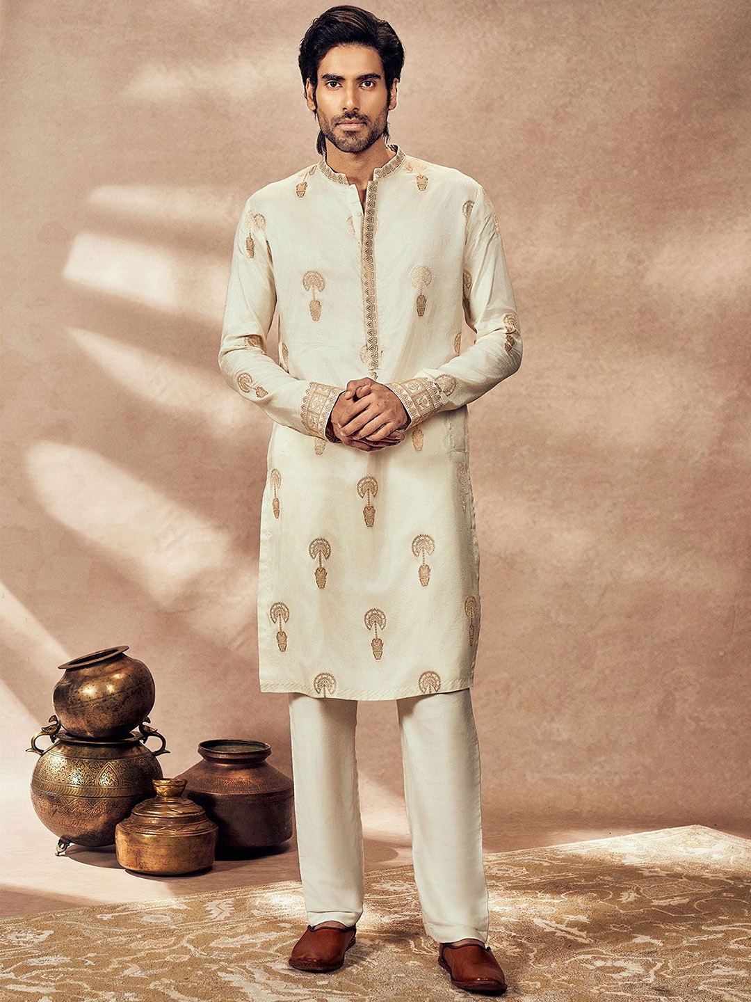 

Masaba Ethnic Motifs Printed Mandarin Collar Jacquard Silk Straight Kurta, White