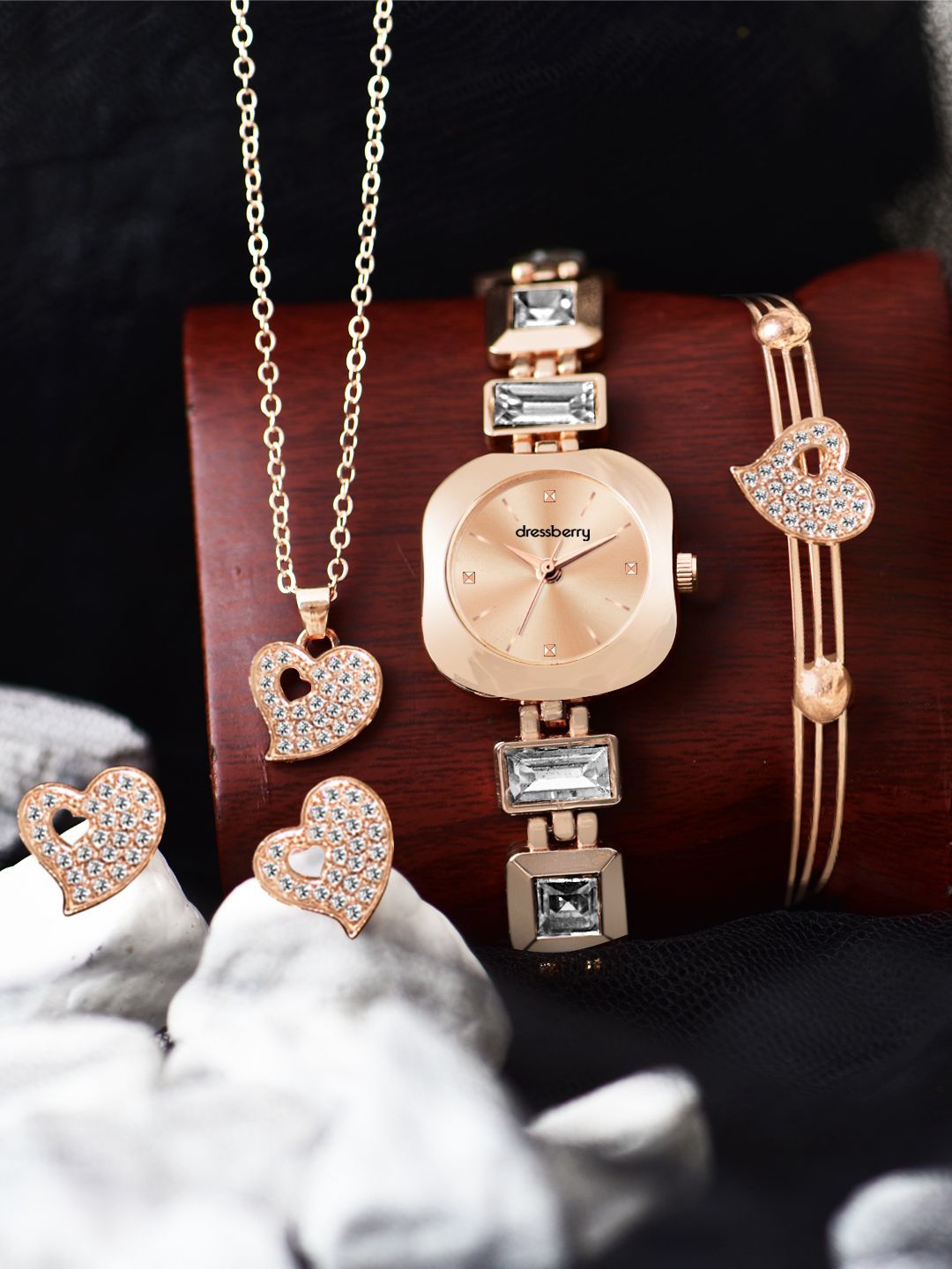 

DressBerry Women Watch & Jewellery Gift Set, Rose gold