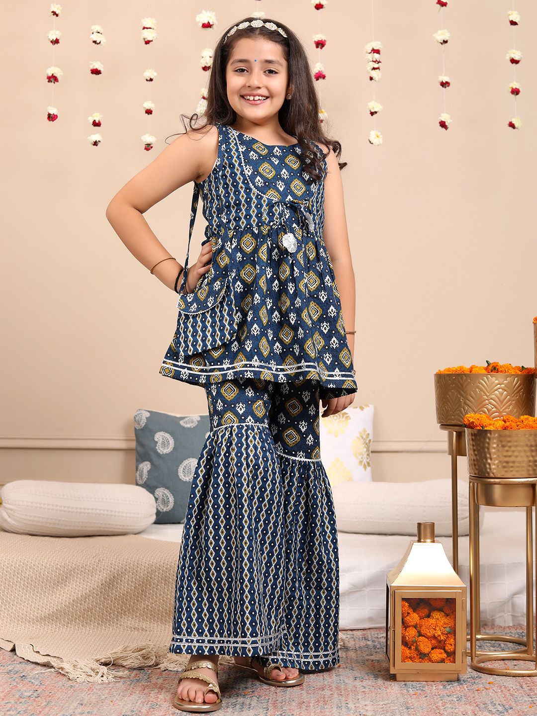

Budding Bees Girls Printed Pure Cotton Ethnic Tunic With Palazzos, Blue