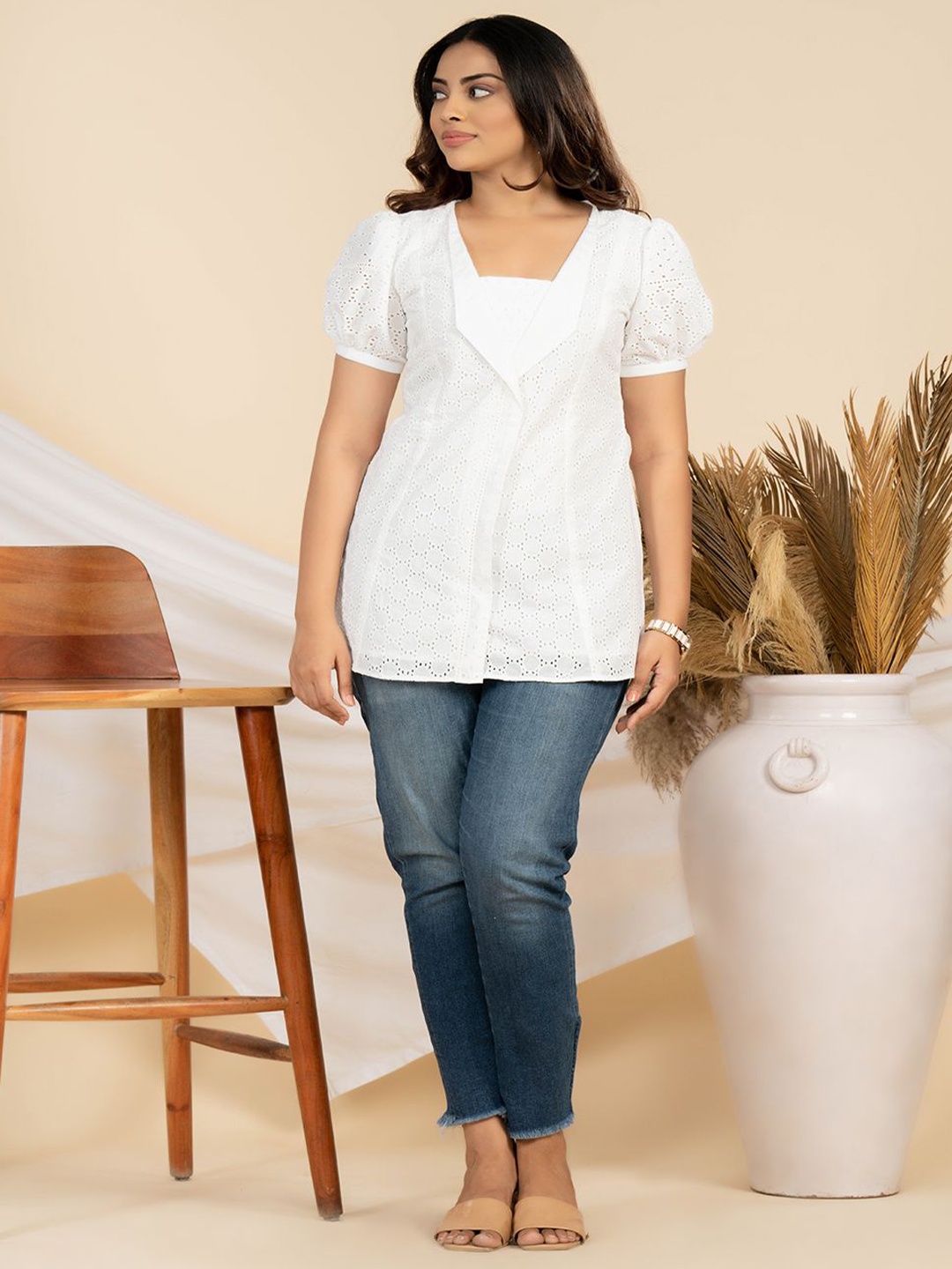 

WEAVLLITE v Neck self design Tunic, White