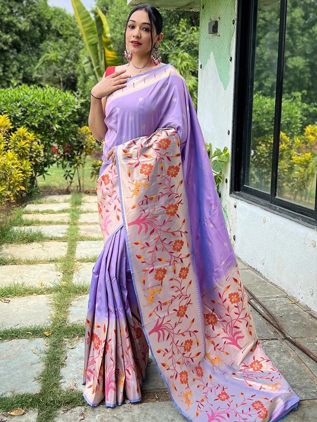 

VASTRANAND Woven Design Zari Paithani Saree, Lavender
